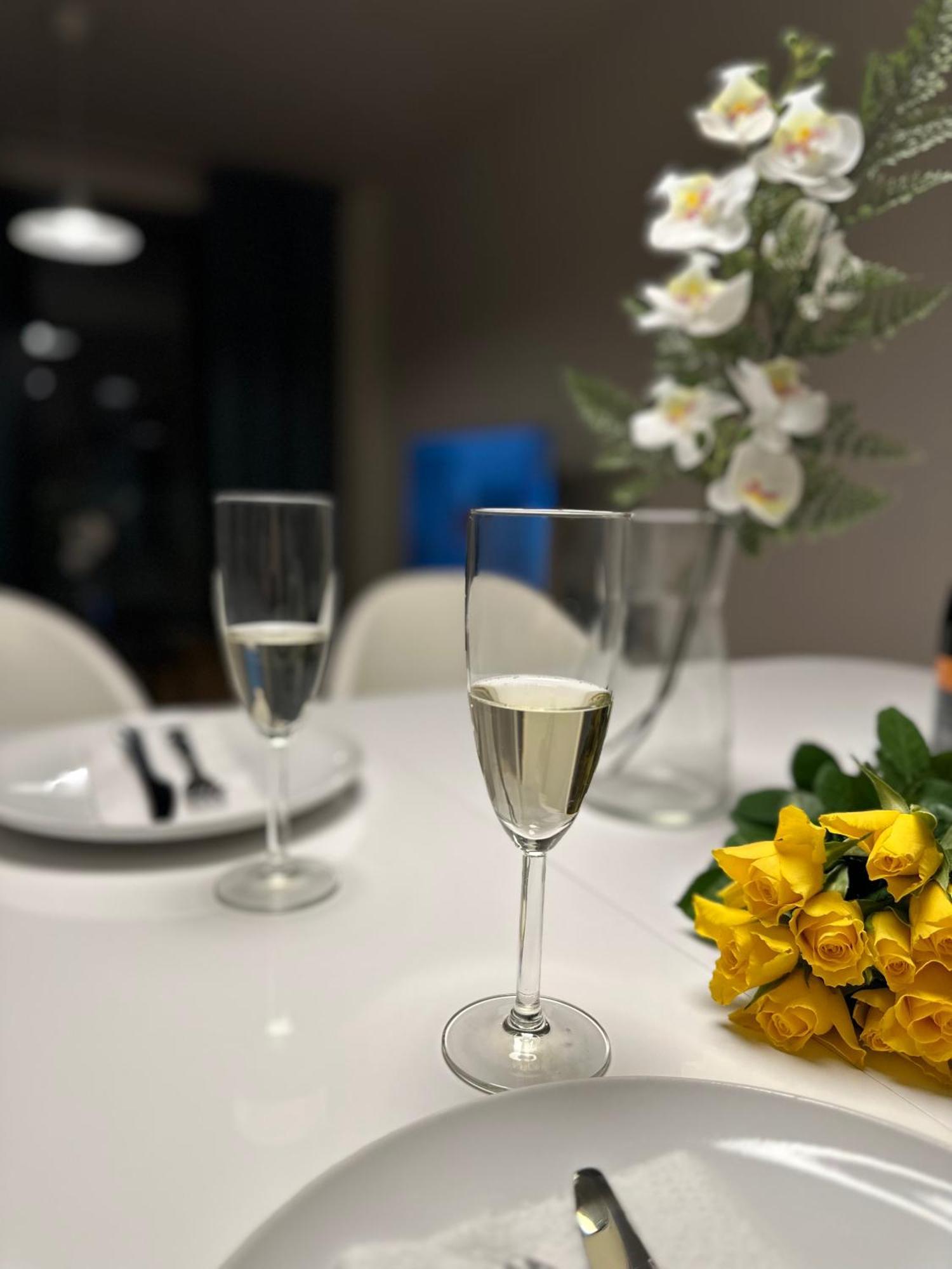 Apartment 4 Room, 2 Bath, Parking 布拉格 外观 照片