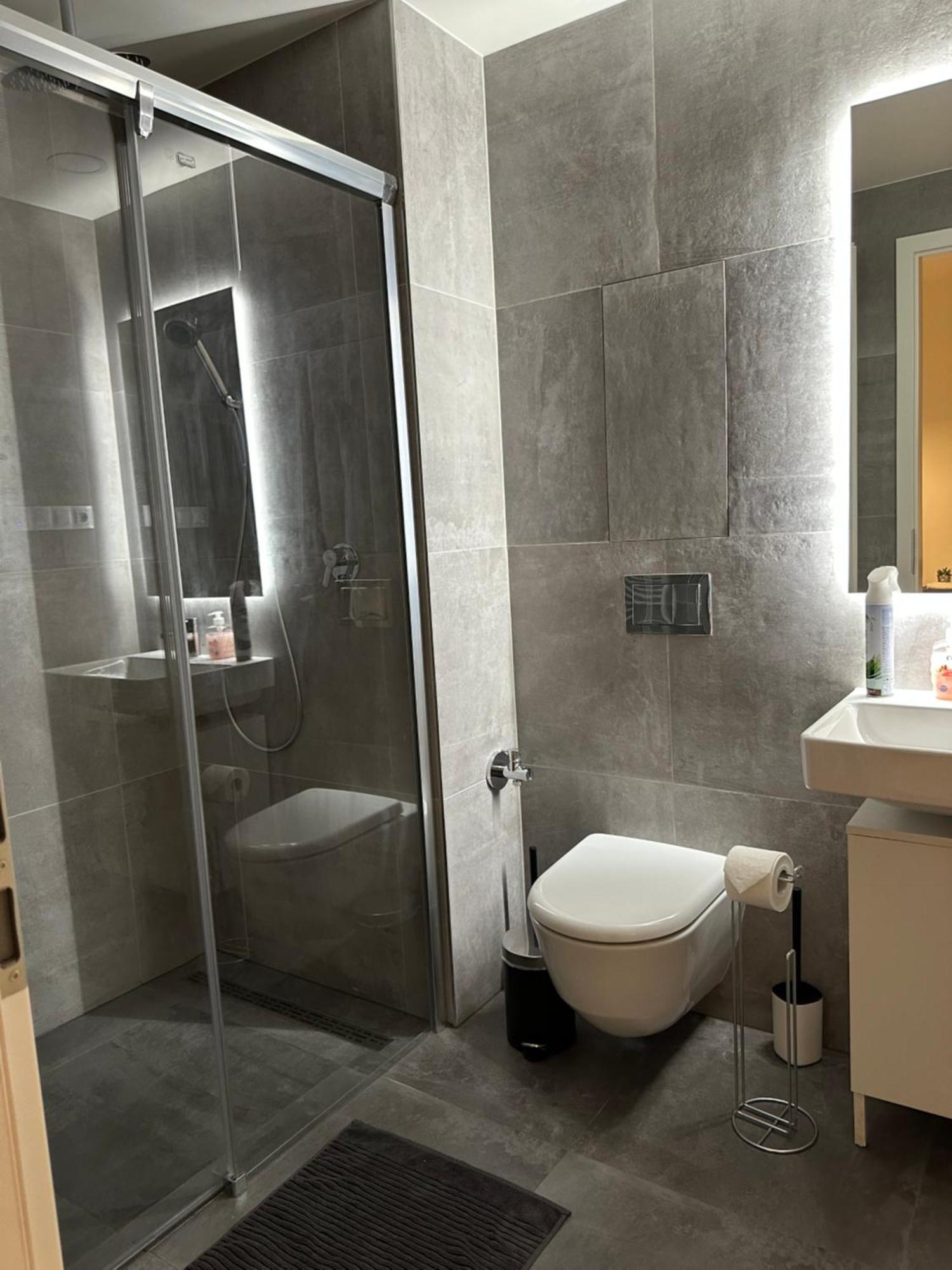 Apartment 4 Room, 2 Bath, Parking 布拉格 外观 照片